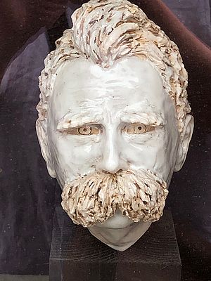 Nietzsches Kopf aus Ton in Sils Maria